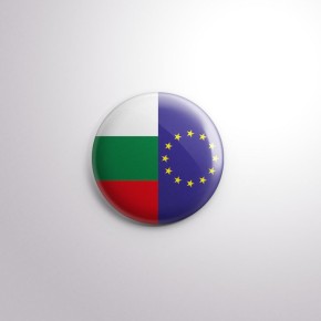 Значка с българското и европейското знамена Значка с българското и европейското знамена